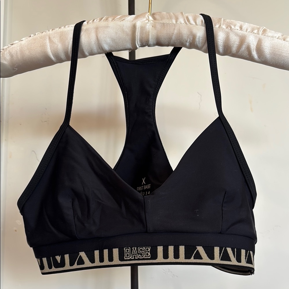 First Base chic unique XS